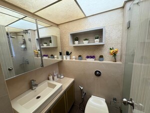 Team Area in 2 BHK Apartment at Melbourne Apartment, Andheri West – for Rent