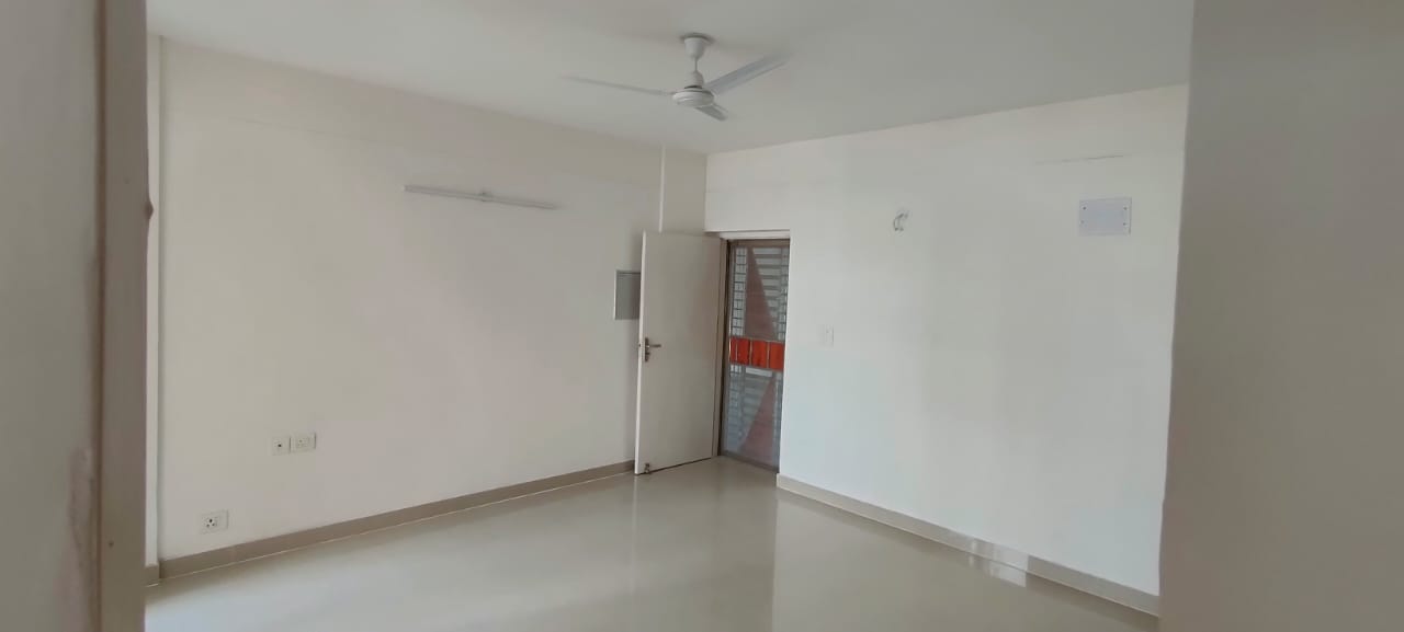 2 BHK Apartment For Rent in KLJ Greens