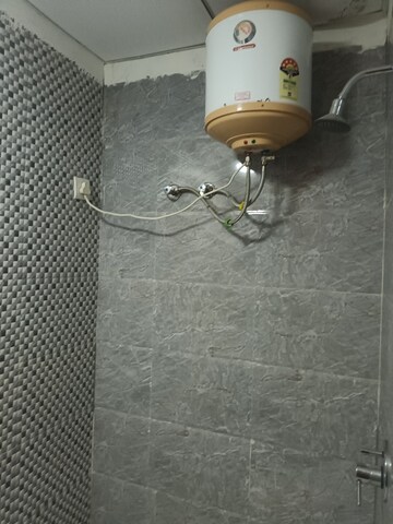 Bathroom in 1 RK Builder Floor at Sector 46 – for Rent