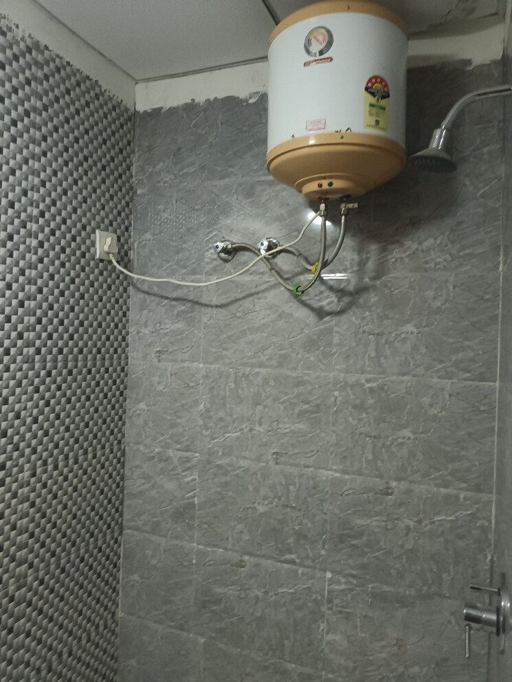 Bathroom, sector 46 1 RK 643 Sq.Ft. Builder Floor In Sector 46 Gurgaon 9335122
