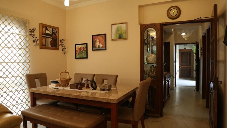 Living Room, defence colony 3 Bedroom 2250 Sq.Ft. Apartment In Defence Colony Delhi 9335126