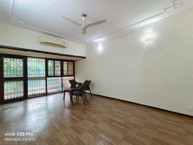Room, sheikh sarai 5 Bedroom 2000 Sq.Ft. Apartment In Sheikh Sarai Delhi 9301056