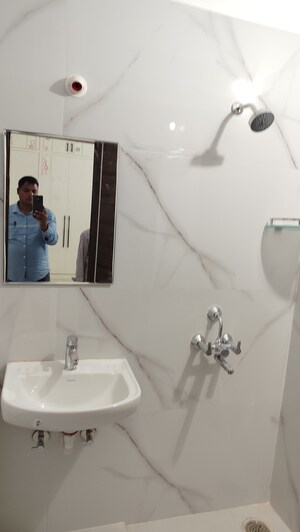 Furnished Amenities in 3 BHK Apartment at Kondapur – for Rent