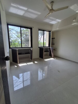 Room in 1 BHK Apartment at Home Bhagyatara Society, Erandwane – for Rent