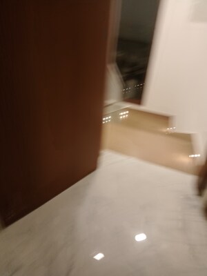 Room in 5 BHK Villa at Sainik Farm – for Sale