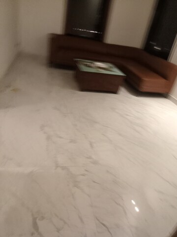 Parking in 5 BHK Villa at Sainik Farm – for Sale