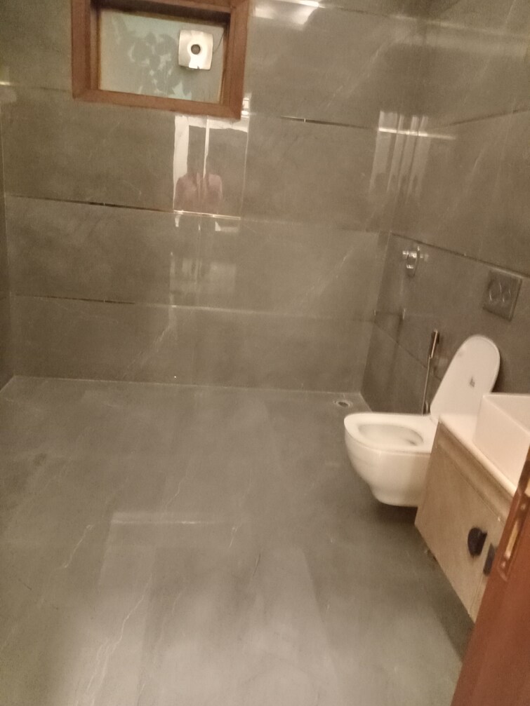 Bathroom, sainik farm 5 Bedroom 5400 Sq.Ft. Villa In Sainik Farm Delhi 9335192