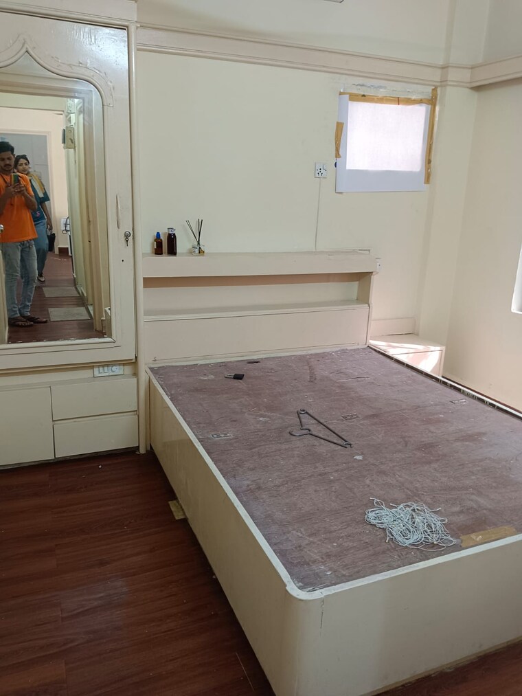 Room, andheri west 1 Bedroom 600 Sq.Ft. Apartment In Andheri West Mumbai 9335252