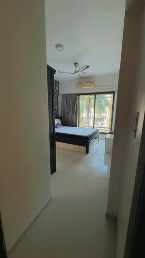 Room in 2 BHK Apartment at Bandra West – for Rent