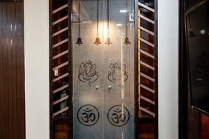 Building Lobby in 3.5 BHK Builder Floor at Rana Pratap Bagh – for Sale