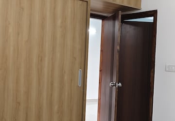 Furnished Amenities in 2 BHK Builder Floor at Halasuru – for Rent