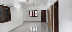 Room in 2 BHK Builder Floor at Halasuru – for Rent
