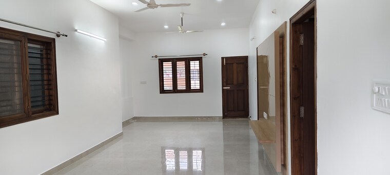Room, halasuru 2 Bedroom 1000 Sq.Ft. Builder Floor In Halasuru Bangalore 9335308