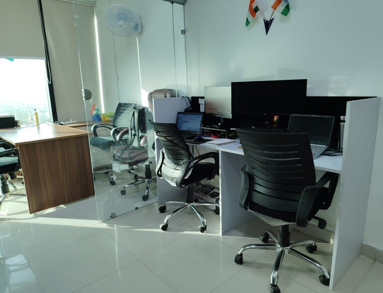 Team Area, sector 63 Commercial Office Space 550 Sq.Ft. In Sector 63 Noida 9335372
