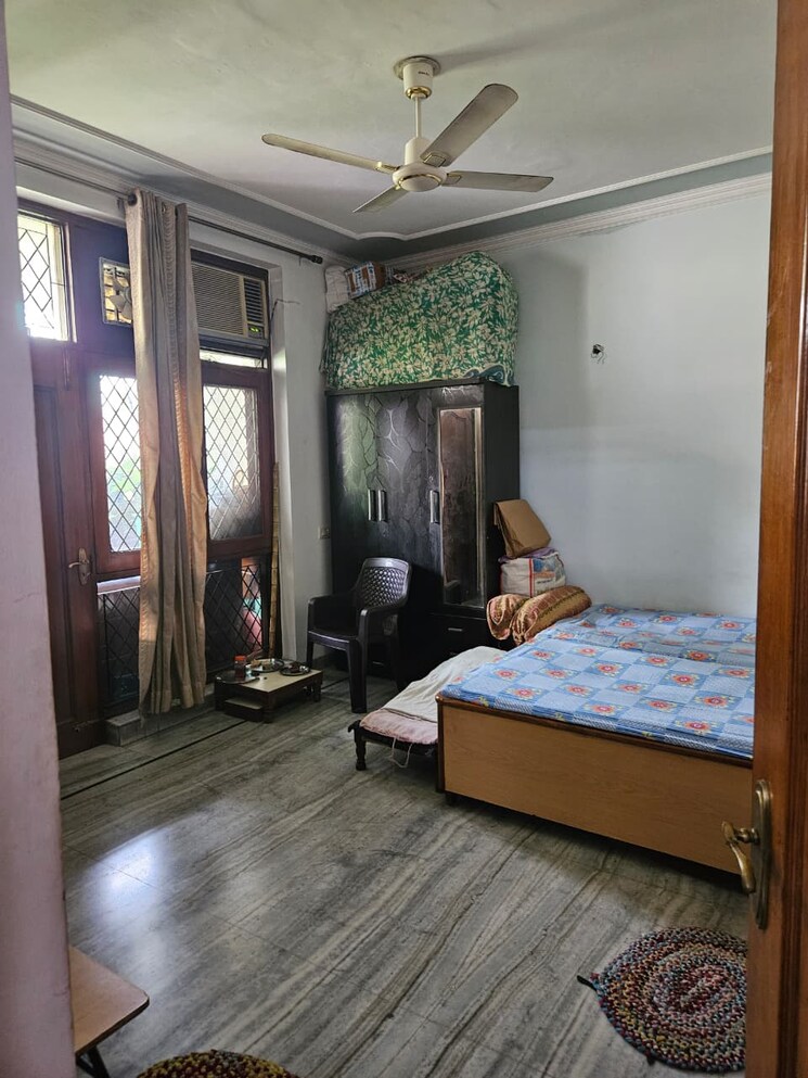 Bedroom, kalkaji 4 Bedroom 300 Sq.Yd. Independent House In Kalkaji Delhi 9335427