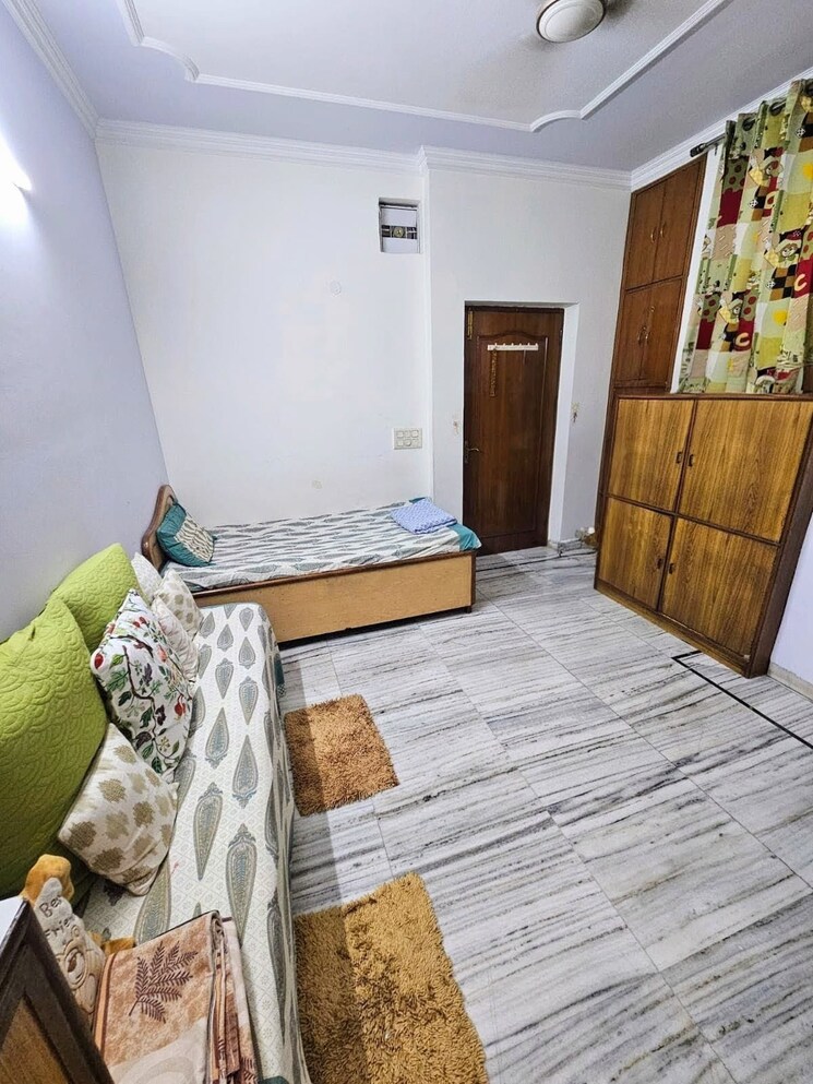 Bedroom, kalkaji 4 Bedroom 300 Sq.Yd. Independent House In Kalkaji Delhi 9335427