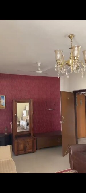 Room in 3 BHK Apartment at Vip Road – for Rent