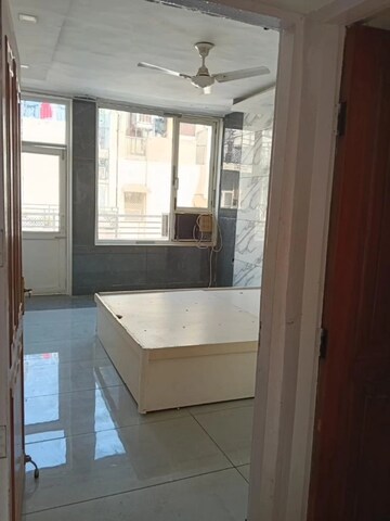 Room in 4 BHK Builder Floor at New Friends Colony – for Rent
