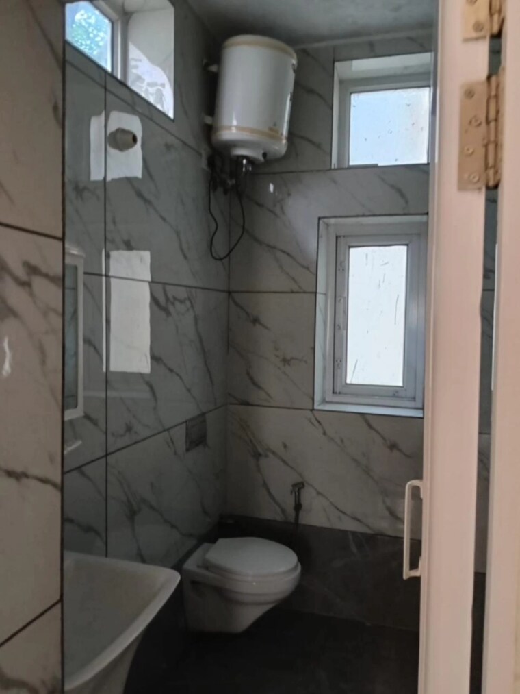 Bathroom, new friends colony 4 Bedroom 300 Sq.Ft. Builder Floor In New Friends Colony Delhi 9335451