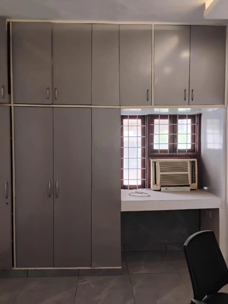 undefined, new friends colony 4 Bedroom 300 Sq.Ft. Builder Floor In New Friends Colony Delhi 9335451