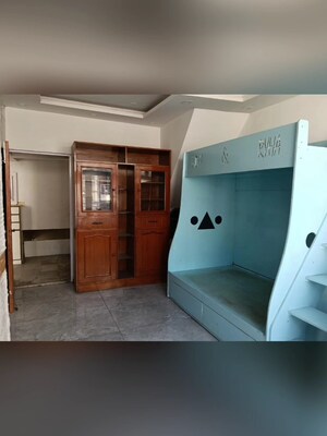 Room in 4 BHK Builder Floor at New Friends Colony – for Rent