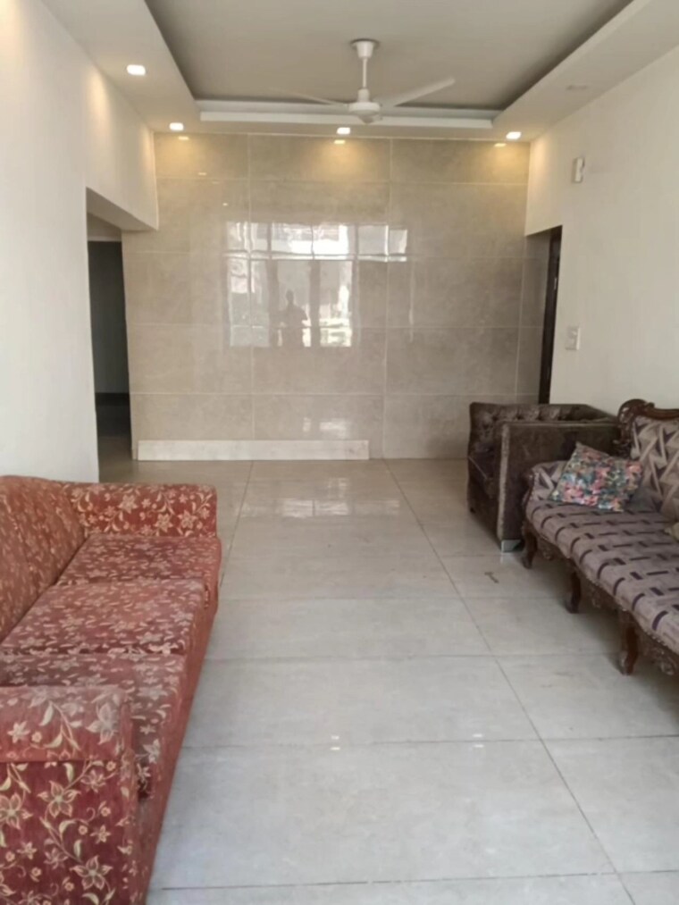  Parking, new friends colony 4 Bedroom 300 Sq.Ft. Builder Floor In New Friends Colony Delhi 9335451