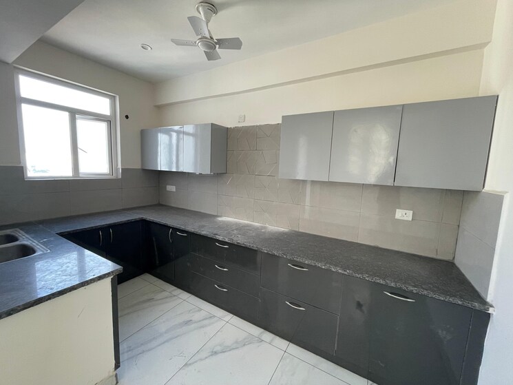 Kitchen, vip road 3.5 Bedroom 1735 Sq.Ft. Apartment In Vip Road Zirakpur 9335462