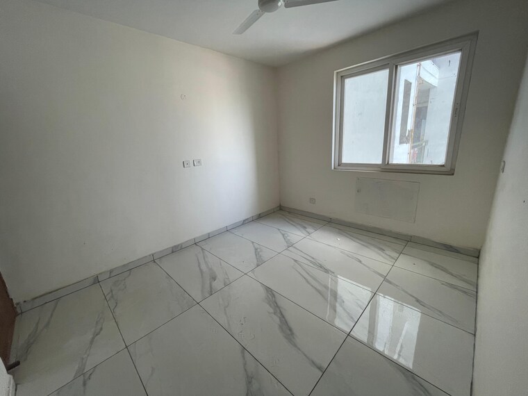 Room, vip road 3.5 Bedroom 1735 Sq.Ft. Apartment In Vip Road Zirakpur 9335462