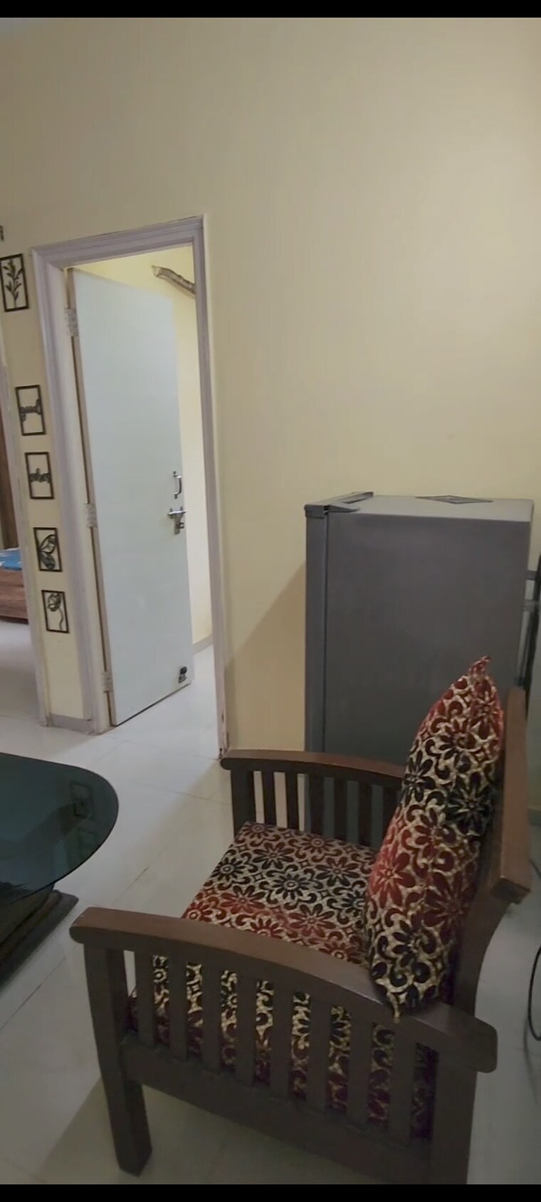 Room, vip road 1 Bedroom 600 Sq.Ft. Apartment In Vip Road Zirakpur 9335487