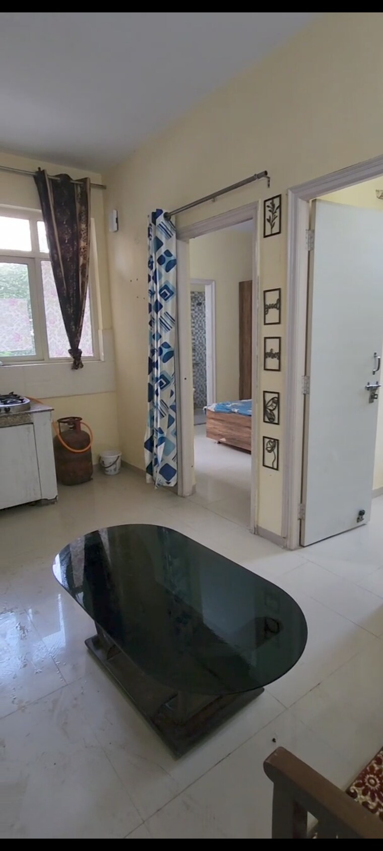 Living Room, vip road 1 Bedroom 600 Sq.Ft. Apartment In Vip Road Zirakpur 9335487