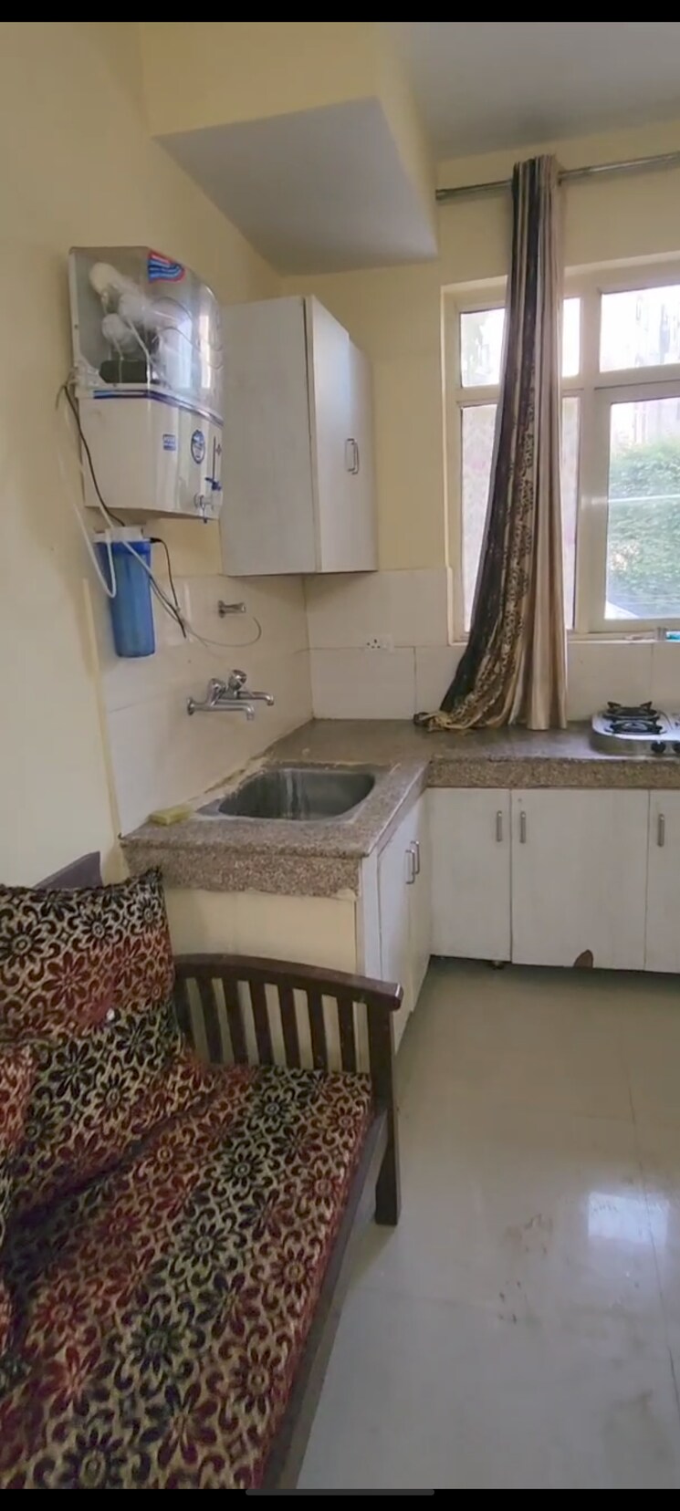 Kitchen, vip road 1 Bedroom 600 Sq.Ft. Apartment In Vip Road Zirakpur 9335487