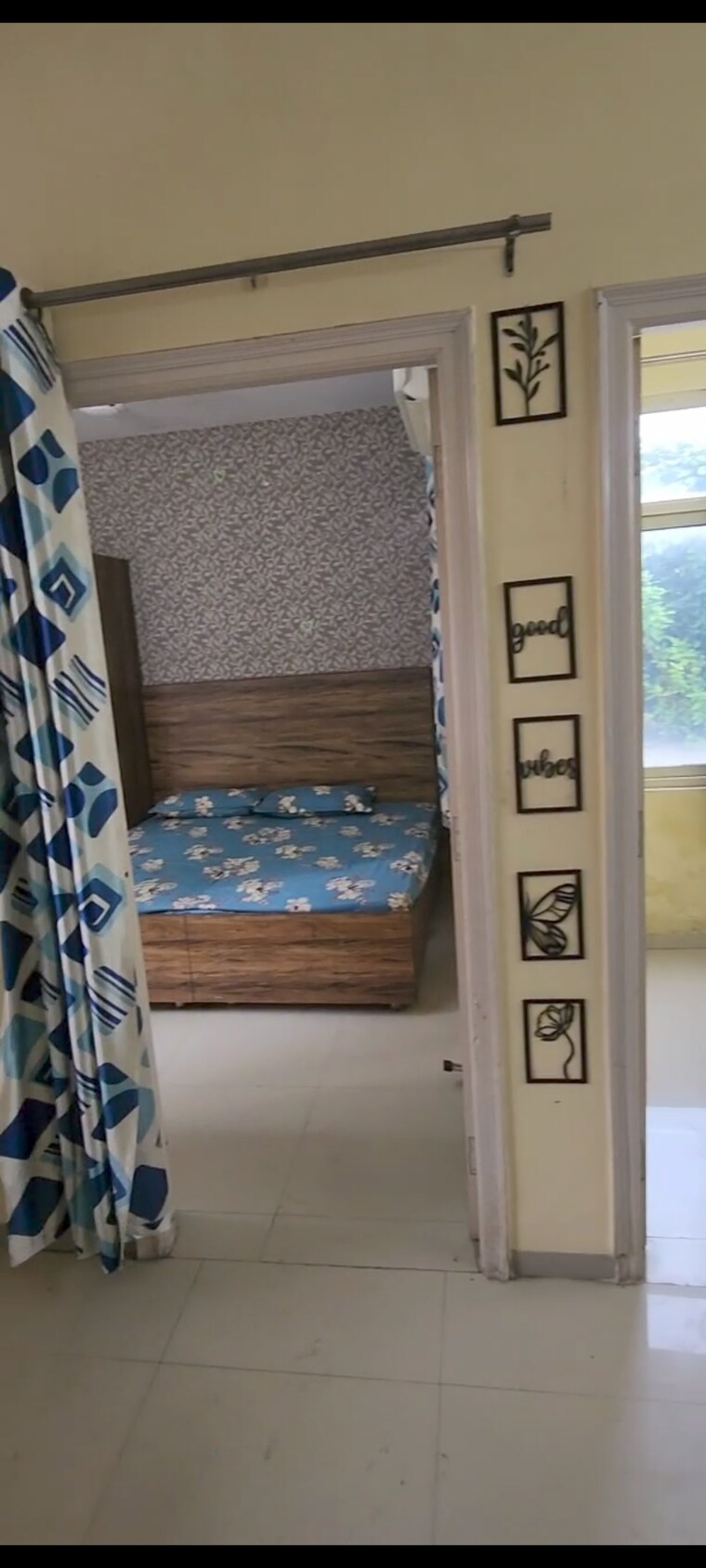 Room, vip road 1 Bedroom 600 Sq.Ft. Apartment In Vip Road Zirakpur 9335487