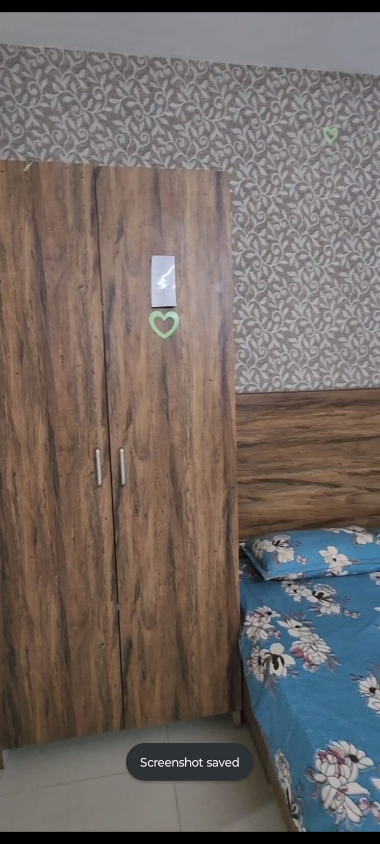 Room, vip road 1 Bedroom 600 Sq.Ft. Apartment In Vip Road Zirakpur 9335487