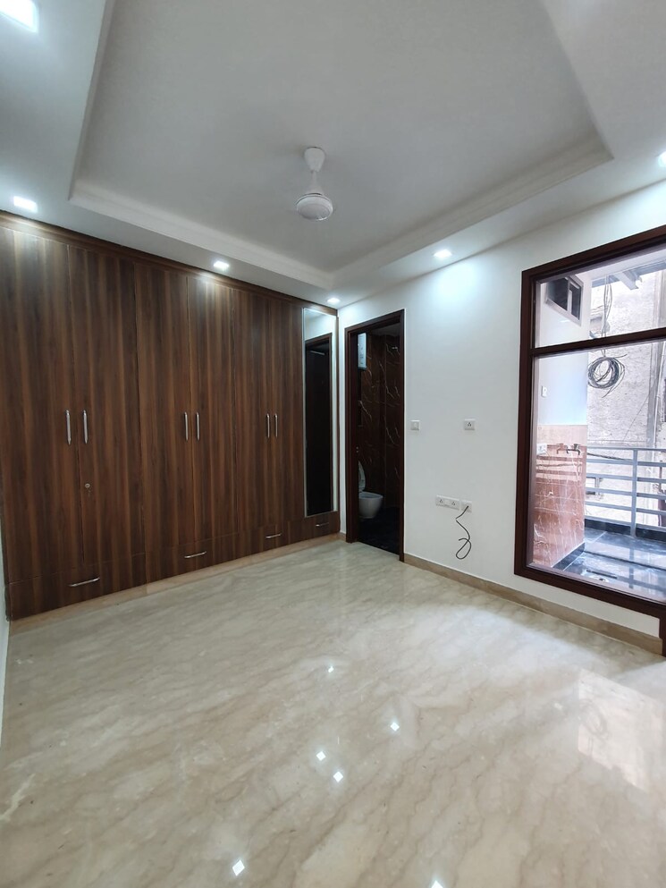 Room, lajpat nagar 4 2 Bedroom 1000 Sq.Ft. Builder Floor In Lajpat Nagar 4 Delhi 9335530