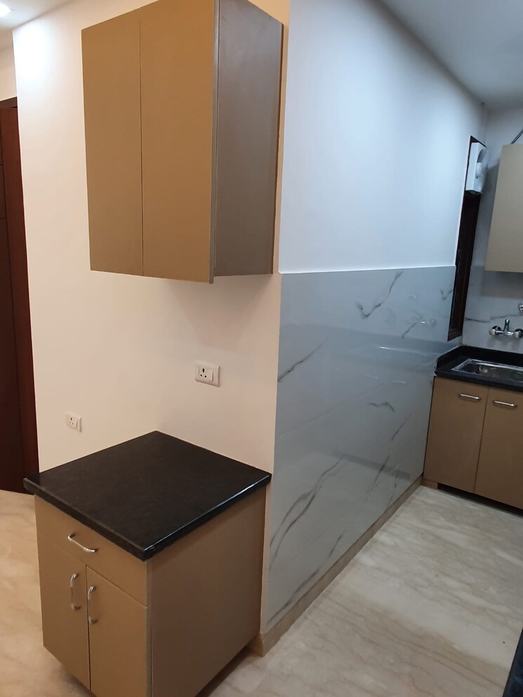 Kitchen, lajpat nagar 4 2 Bedroom 1000 Sq.Ft. Builder Floor In Lajpat Nagar 4 Delhi 9335530