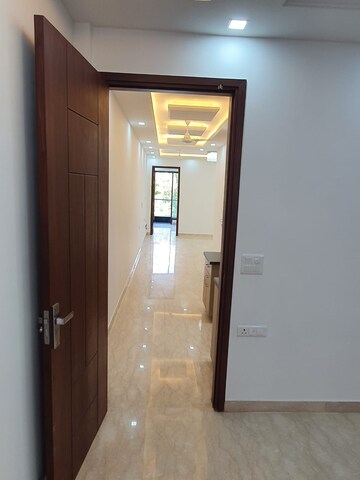 Building Lobby in 2 BHK Builder Floor at Lajpat Nagar 4 – for Rent