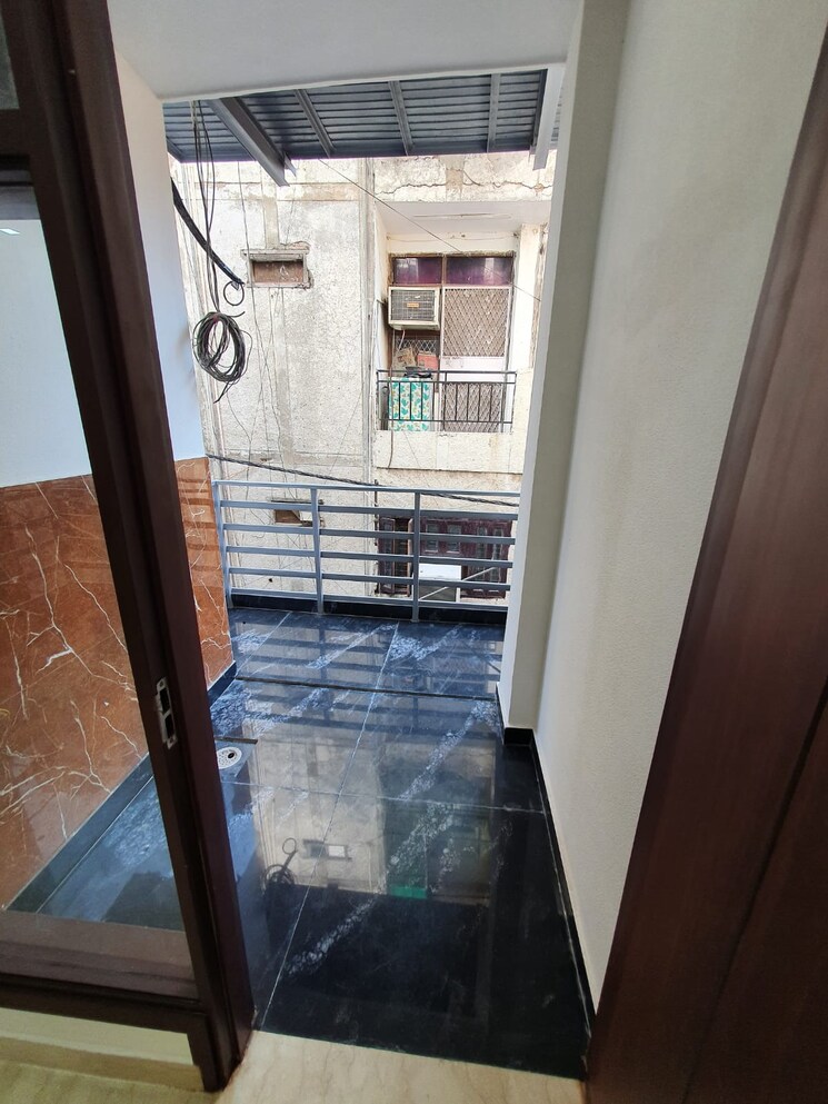 Balcony, lajpat nagar 4 2 Bedroom 1000 Sq.Ft. Builder Floor In Lajpat Nagar 4 Delhi 9335530