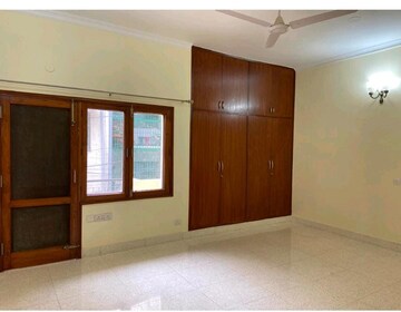 Room in 3 BHK Builder Floor at Greater Kailash I – for Rent