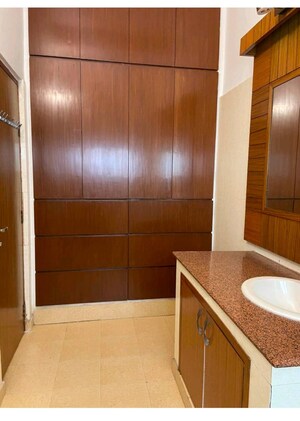 Furnished Amenities in 3 BHK Builder Floor at Greater Kailash I – for Rent