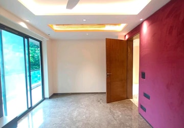 Bedroom in 4 BHK Builder Floor at South Extension ii – for Sale
