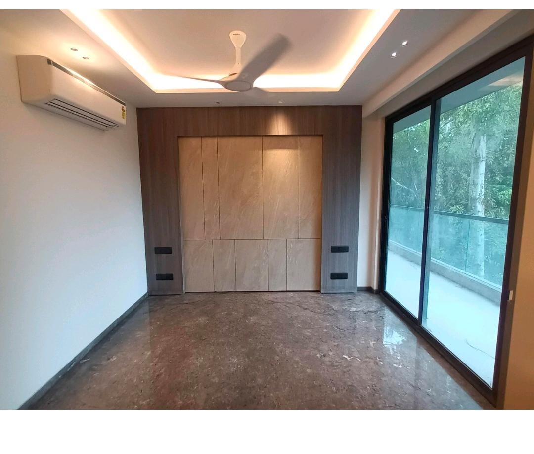 4 BHK + Servant Room Builder Floor For Sale in South Extension II