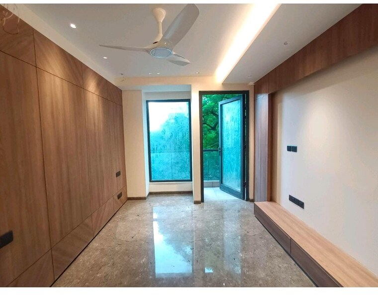 Room, south extension ii 4 Bedroom 3600 Sq.Ft. Builder Floor In South Extension ii Delhi 9335554