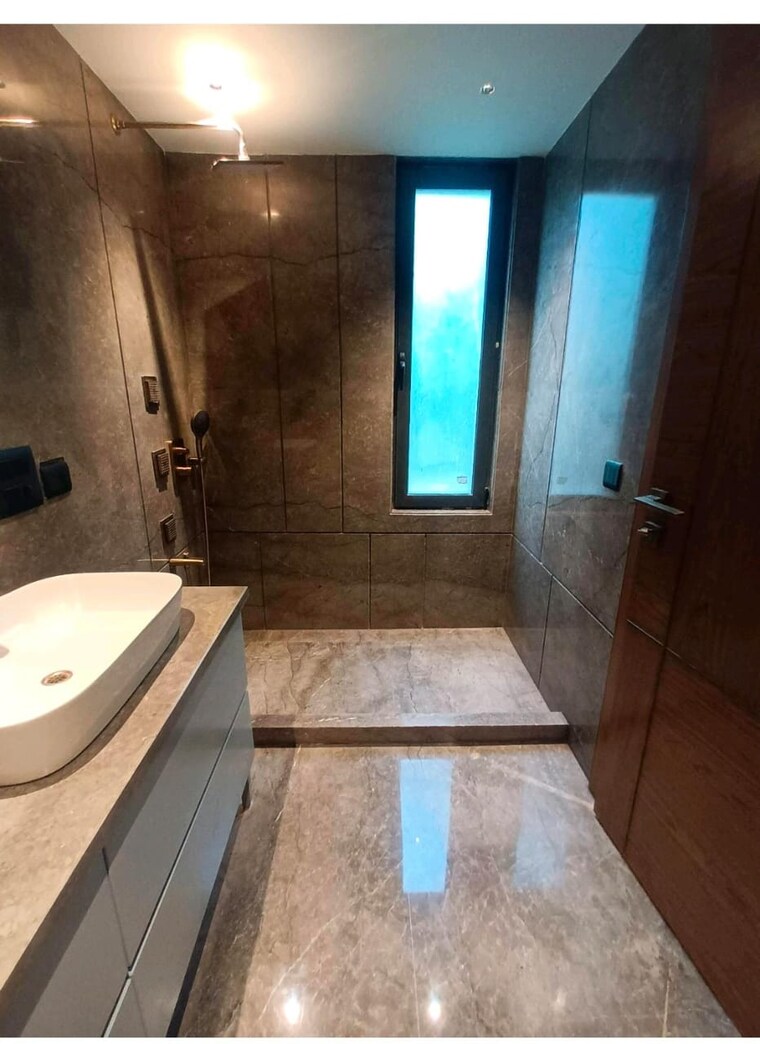 Bathroom, south extension ii 4 Bedroom 3600 Sq.Ft. Builder Floor In South Extension ii Delhi 9335554