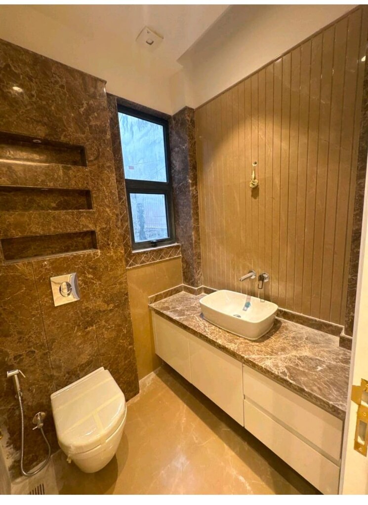 Bathroom, kalkaji 3 Bedroom 1800 Sq.Ft. Builder Floor In Kalkaji Delhi 9335566