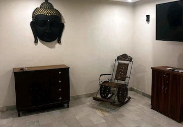 Parking in 3 BHK Builder Floor at East Of Kailash – for Sale