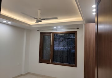 Master Bedroom in 3 BHK Builder Floor at Chittaranjan Park – for Rent