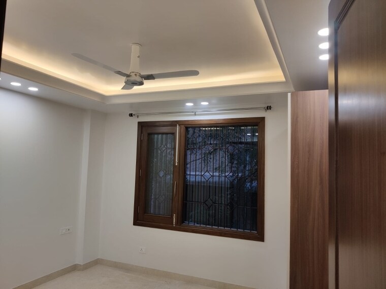 Master Bedroom, chittaranjan park 3 Bedroom 1500 Sq.Ft. Builder Floor In Chittaranjan Park Delhi 9335779