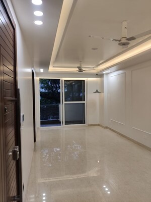3 BHK Builder Floor For Rent in Chittaranjan Park