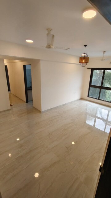 Room in 3 BHK Apartment at Raj Kamal CHS Vile Parle, Vile Parle East – for Rent