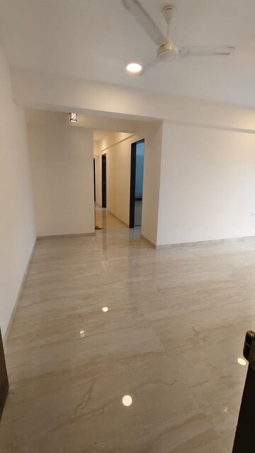 Room in 3 BHK Apartment at Raj Kamal CHS Vile Parle, Vile Parle East – for Rent